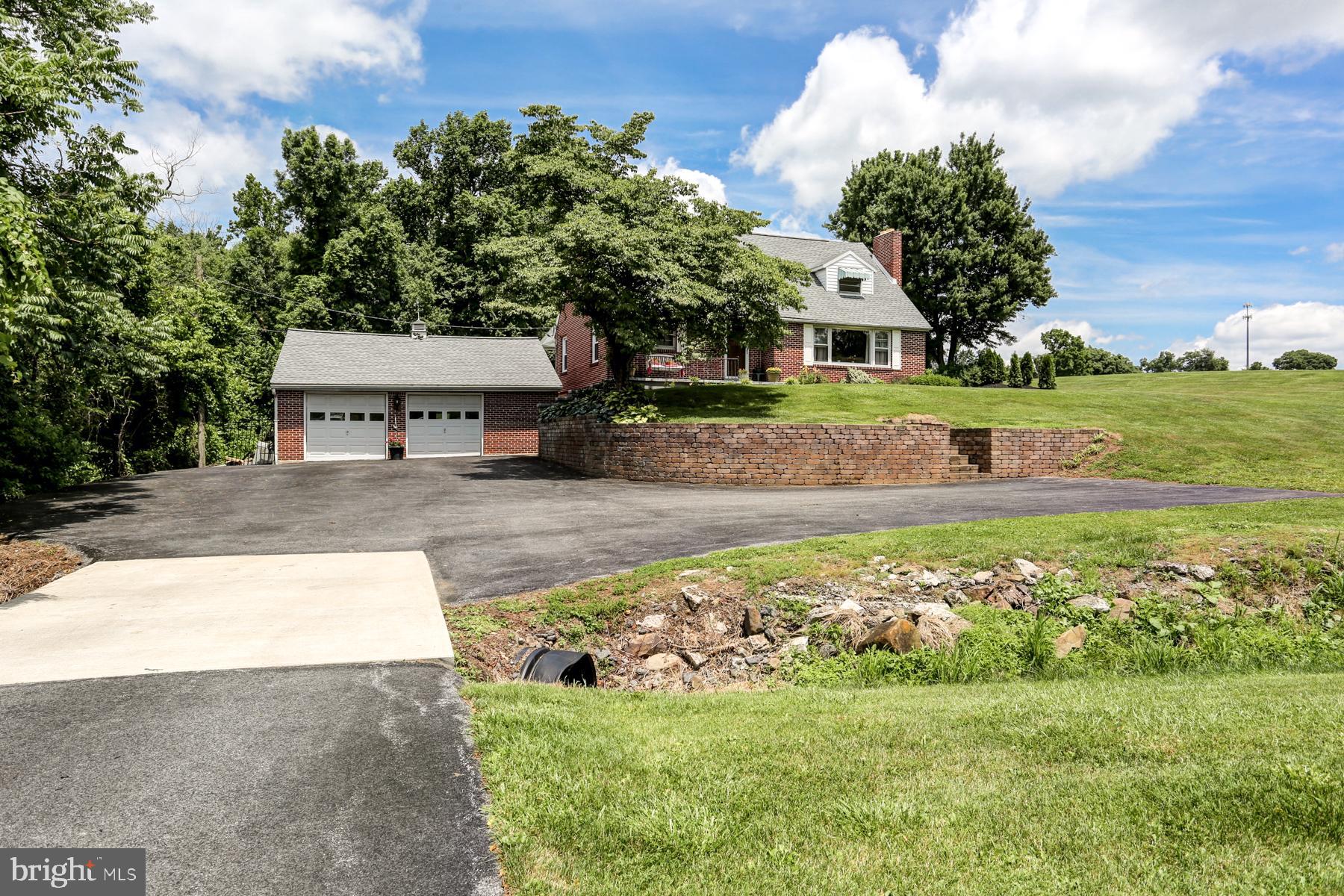 1377 Colebrook Road Middletown, PA 17057 - Photo 3 of 59 Gallery Image 3