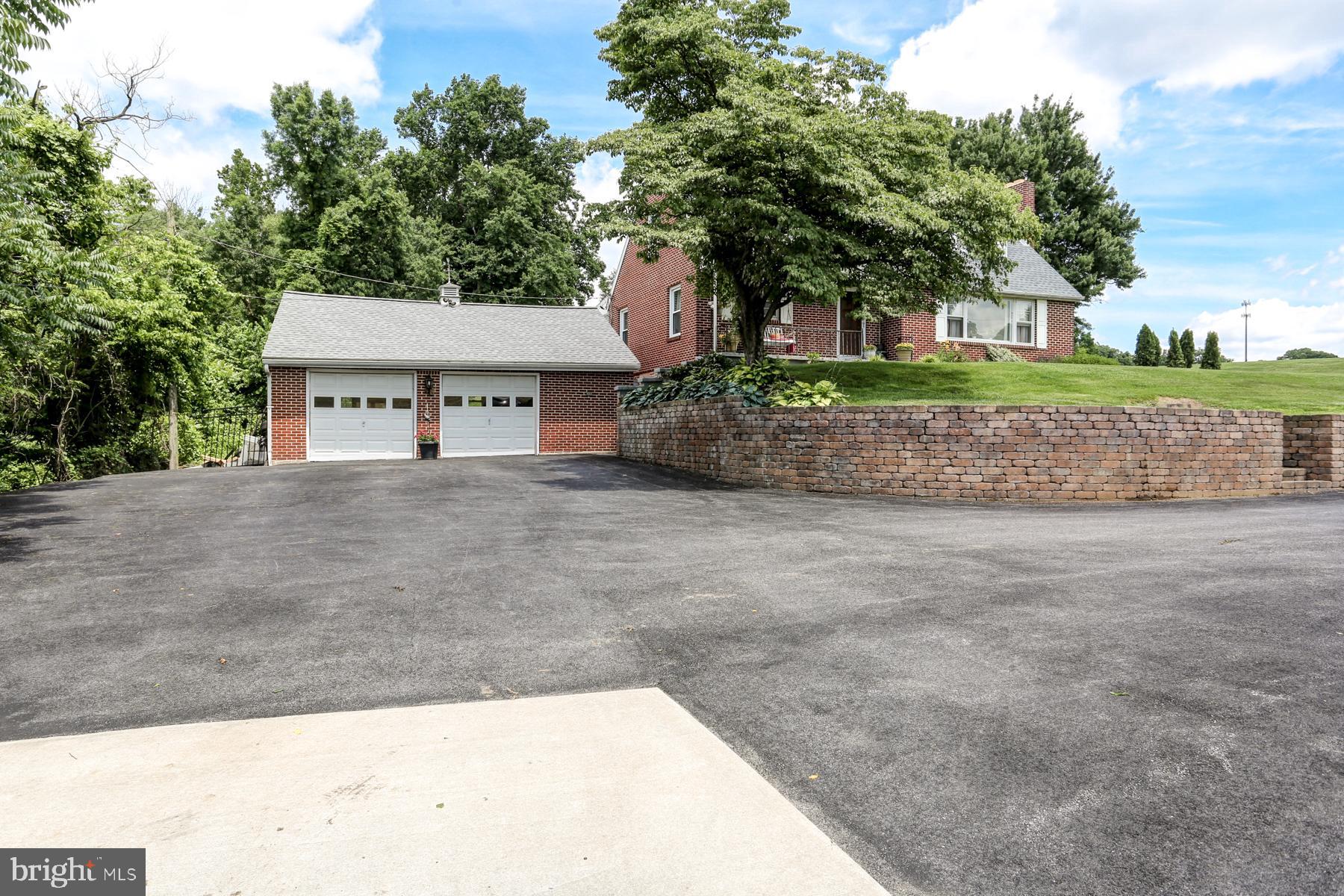 1377 Colebrook Road Middletown, PA 17057 - Photo 7 of 59 Gallery Image 7