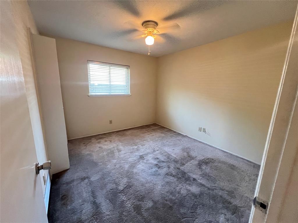 2107 Victoria Road Carrollton, TX 75007 - Photo 20 of 39