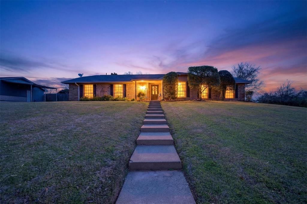 209 Colonial Circle Athens, TX 75751 - Photo 2 of 22 a front view of a house