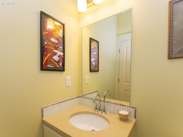 754 Southwest Cheltenham Street Portland, OR 97239 - Photo 15 of 32 Gallery Image 15