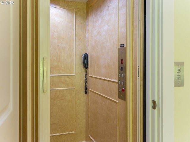 754 Southwest Cheltenham Street Portland, OR 97239 - Photo 27 of 32 Gallery Image 27