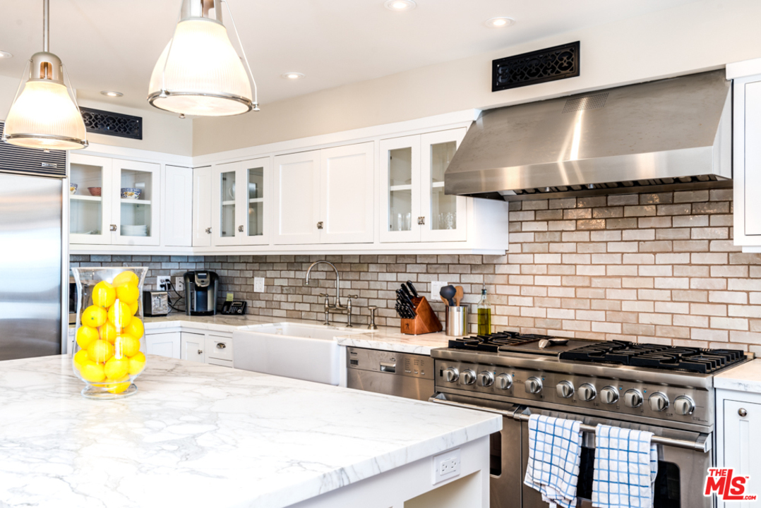 20552 Pacific Coast Highway Malibu, CA 90265 - Photo 11 of 23