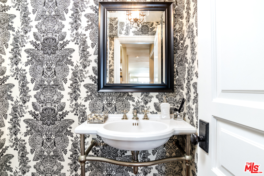 20552 Pacific Coast Highway Malibu, CA 90265 - Photo 15 of 23