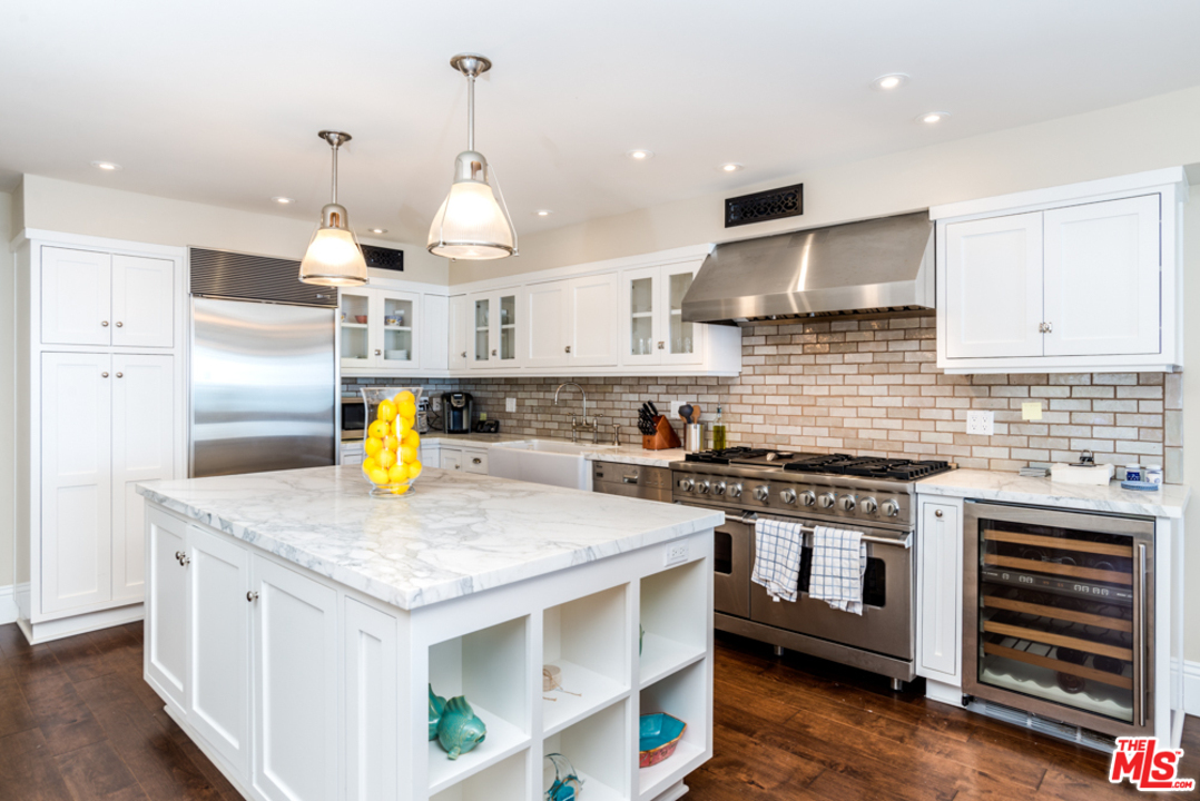 20552 Pacific Coast Highway Malibu, CA 90265 - Photo 10 of 23