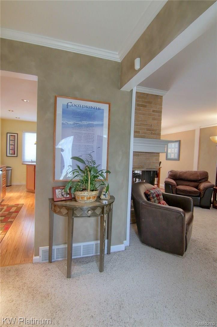 27630 Jean Road Warren, MI 48093 - Photo 5 of 30 Foyer_2nd_View.jpg