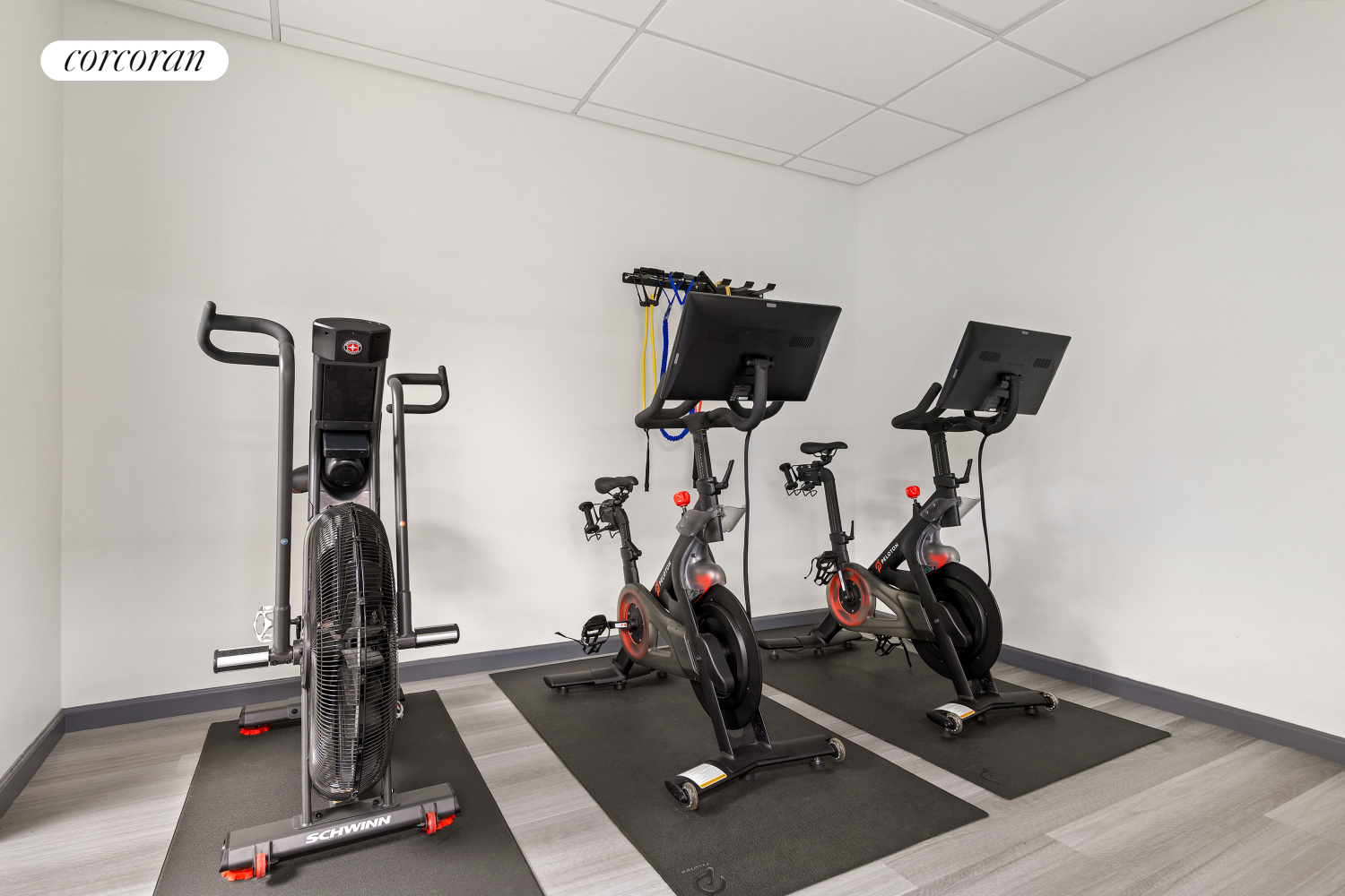 625 Main Street, Unit 643 Manhattan, NY 10044 - Photo 12 of 15 a view of a room with gym equipment