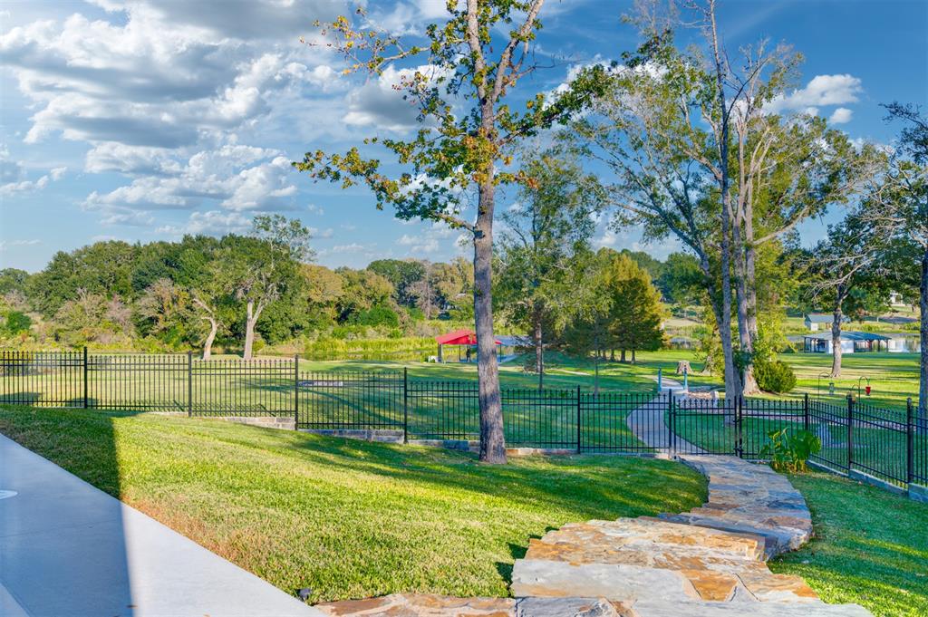 2001 Rose Pointe Athens, TX 75752 - Photo 32 of 40