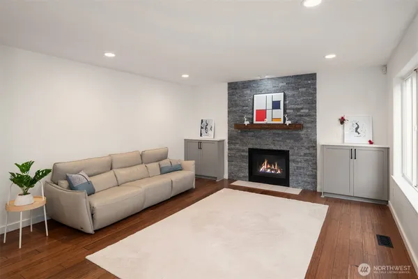 $1,385,000 | 27815 Northeast 30th Street, Redmond, WA 98053