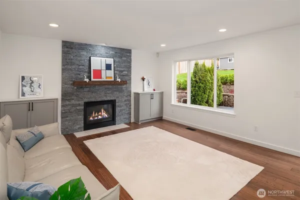 $1,385,000 | 27815 Northeast 30th Street, Redmond, WA 98053