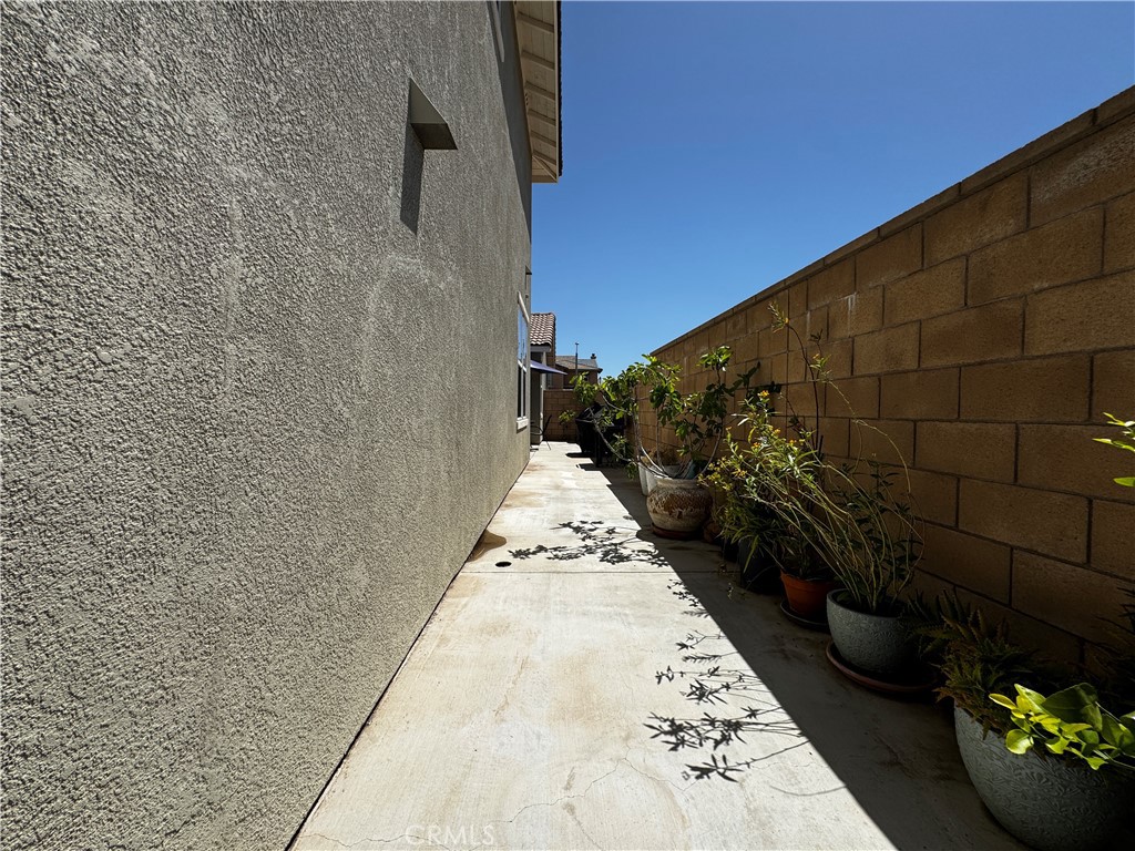 11265 Runyan Road Beaumont, CA 92223 - Photo 7 of 71