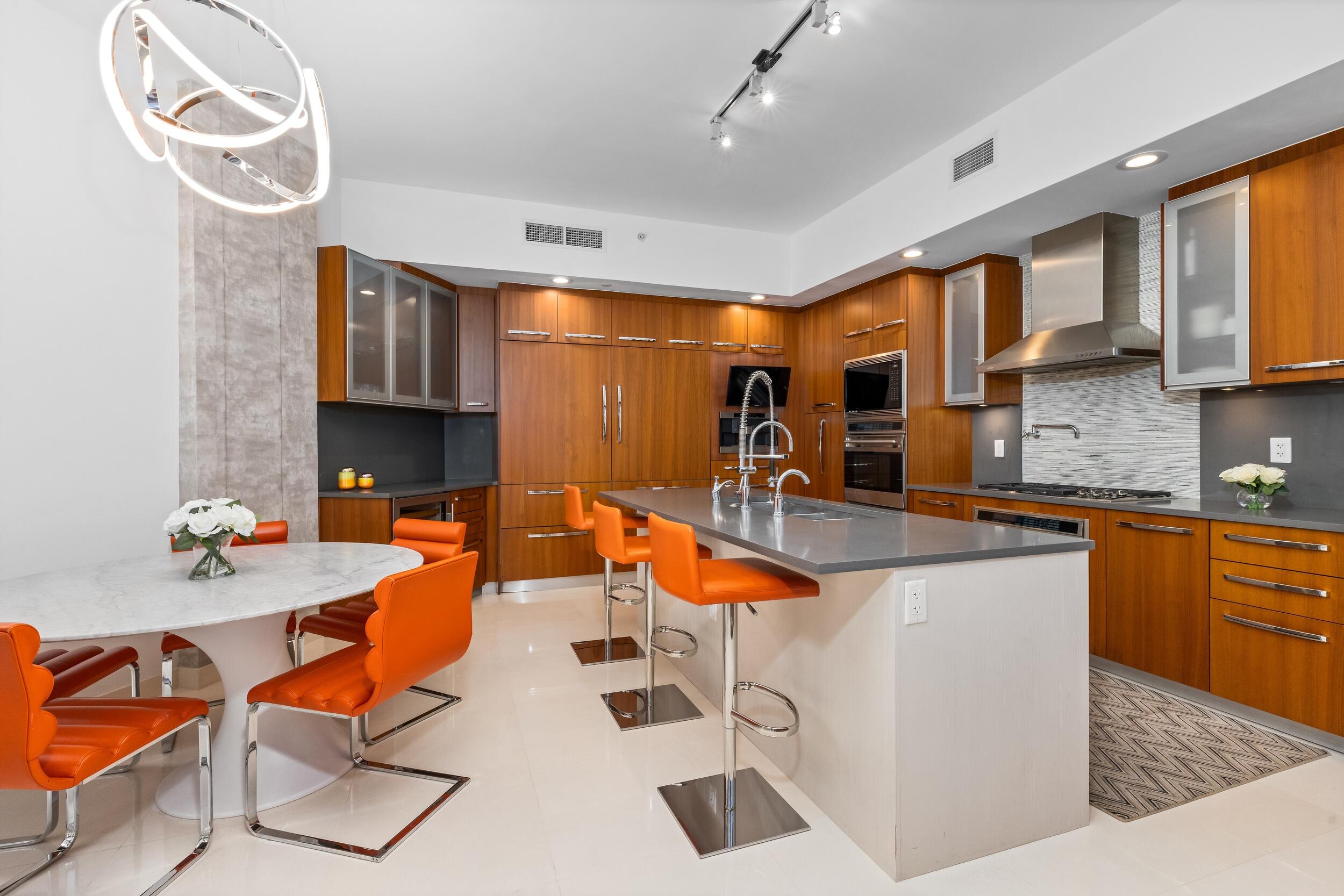 1000 South Ocean Boulevard, Unit 110 Boca Raton, FL 33432 - Photo 19 of 61 Kitchen and breakfast area