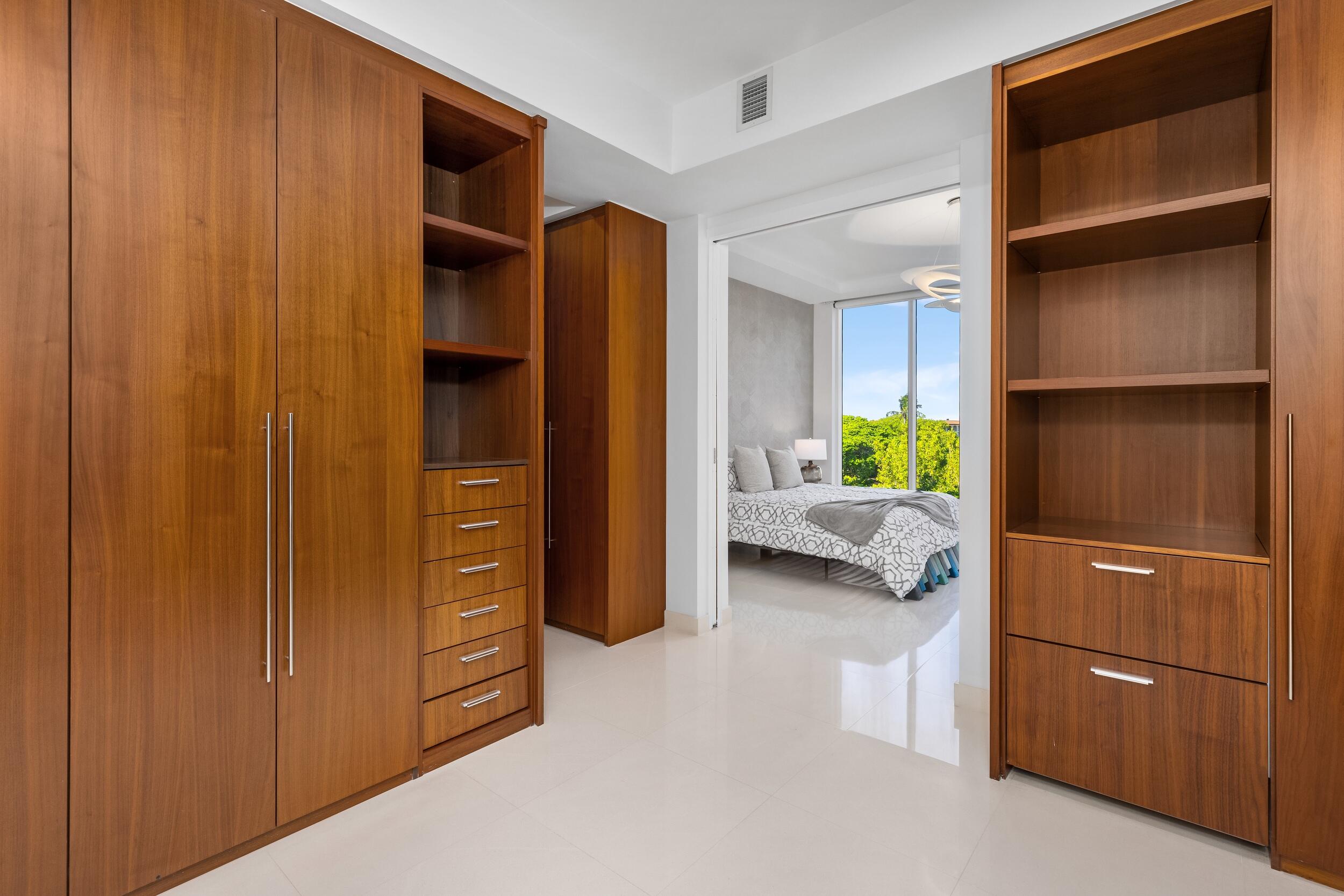 1000 South Ocean Boulevard, Unit 110 Boca Raton, FL 33432 - Photo 23 of 61 Primary closet