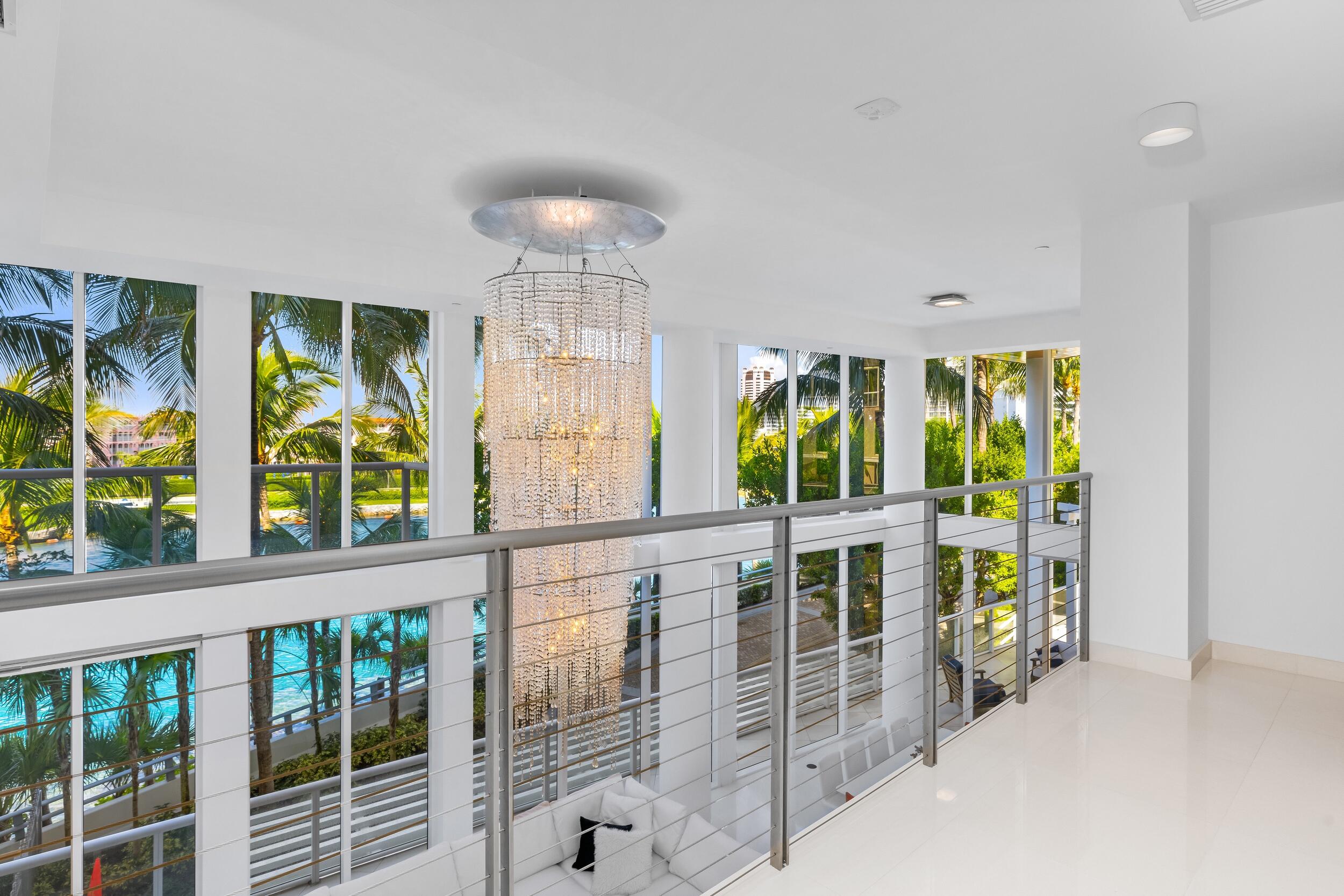 1000 South Ocean Boulevard, Unit 110 Boca Raton, FL 33432 - Photo 31 of 61 Upper Hallway