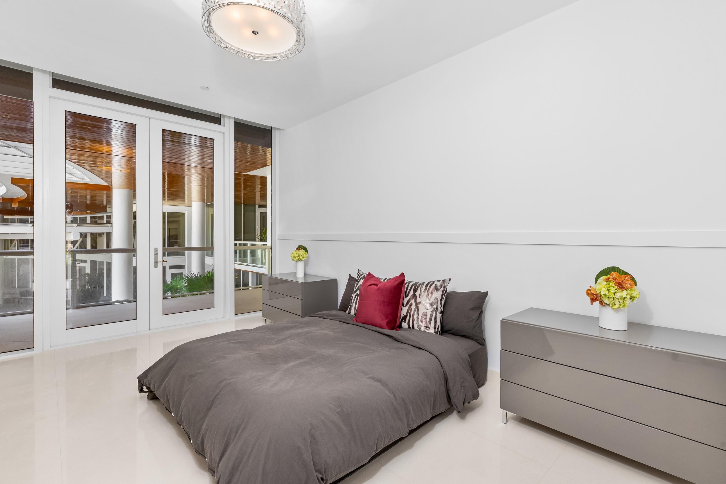 1000 South Ocean Boulevard, Unit 110 Boca Raton, FL 33432 - Photo 32 of 61 Guest bedroom