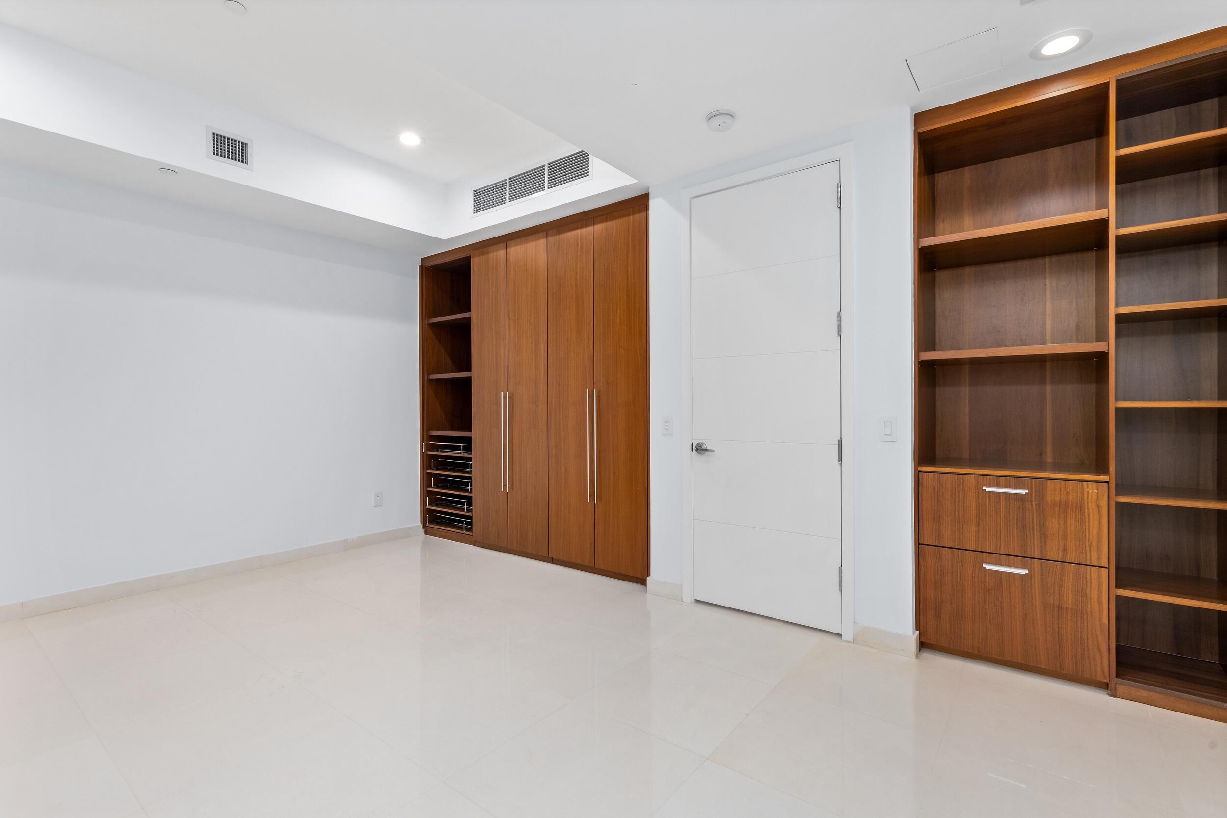 1000 South Ocean Boulevard, Unit 110 Boca Raton, FL 33432 - Photo 41 of 61 Guest bedroom