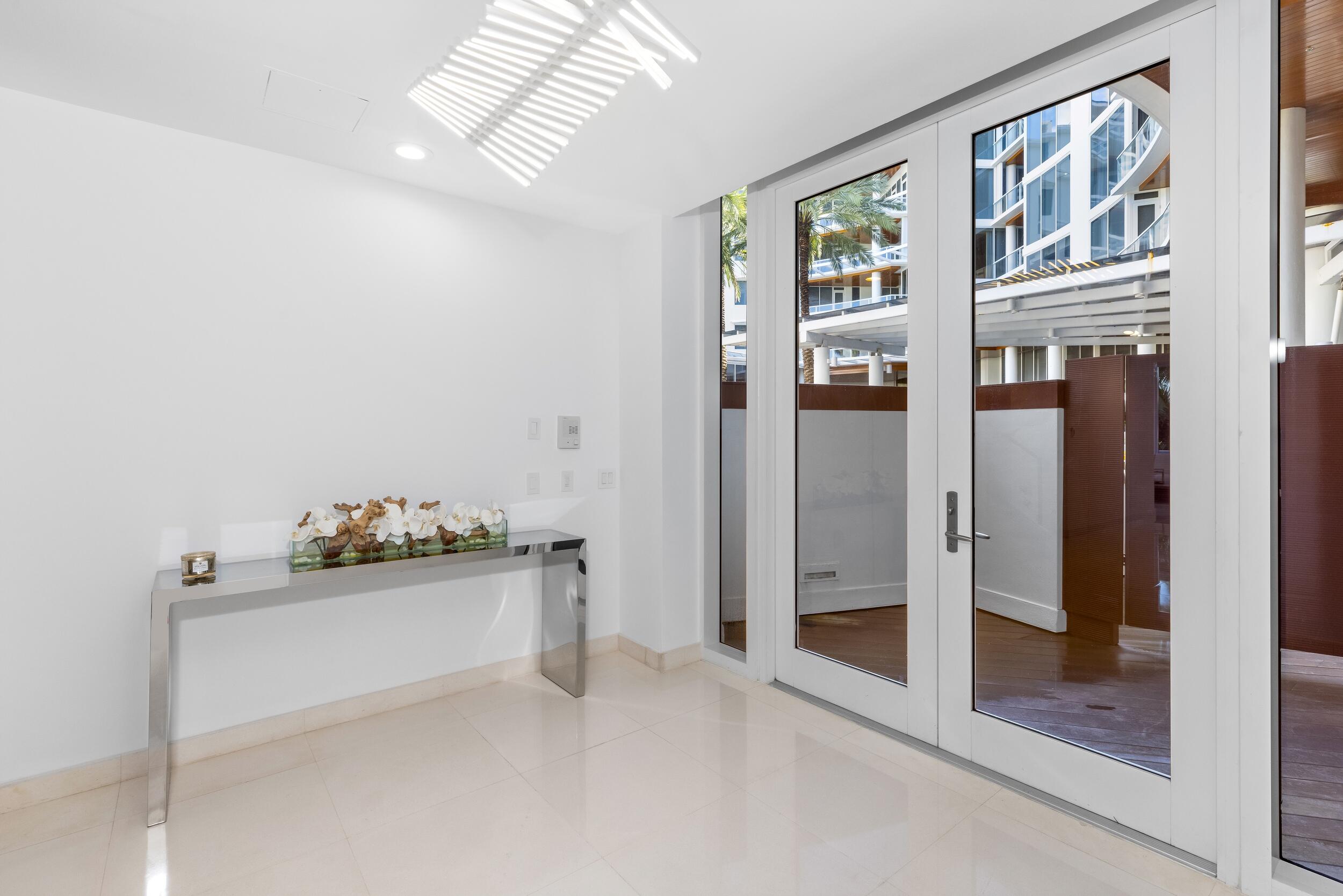 1000 South Ocean Boulevard, Unit 110 Boca Raton, FL 33432 - Photo 44 of 61 Foyer