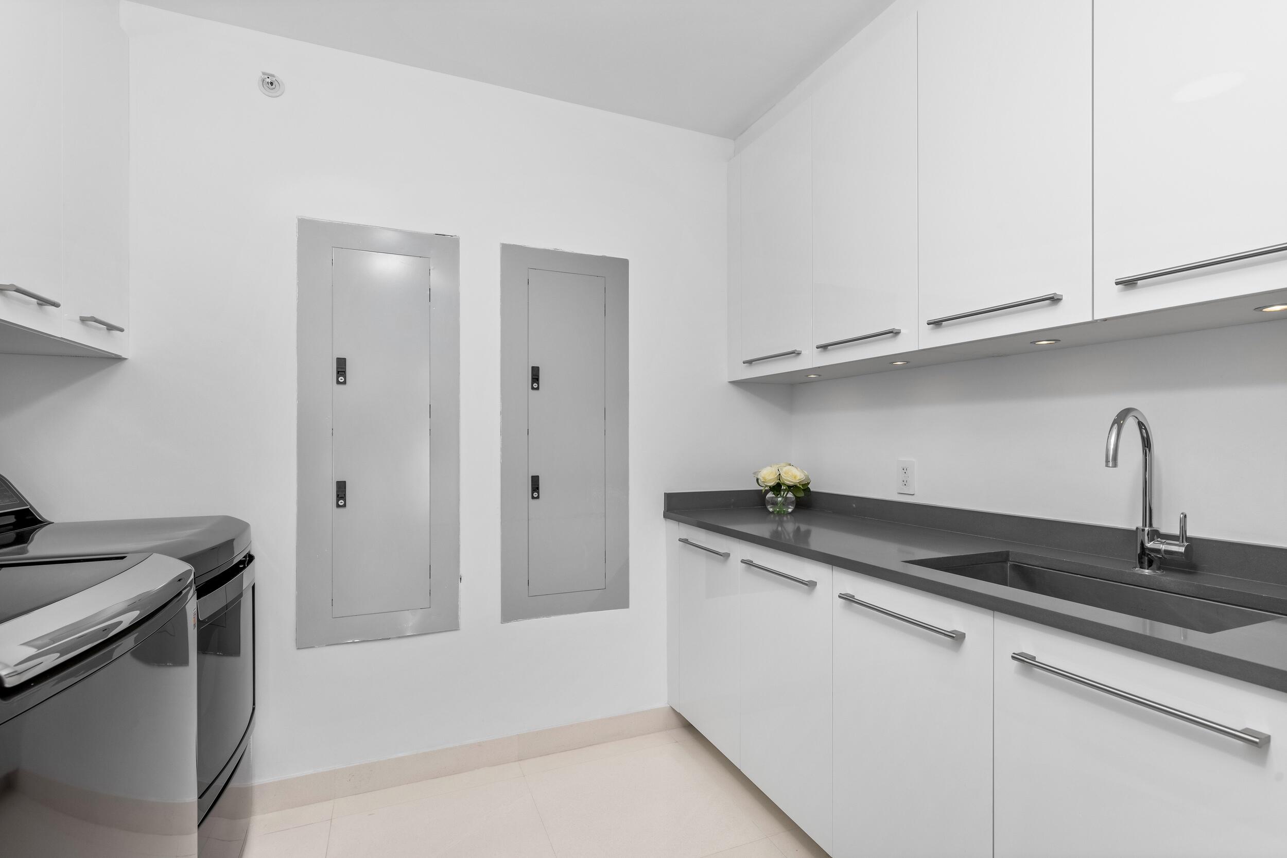 1000 South Ocean Boulevard, Unit 110 Boca Raton, FL 33432 - Photo 46 of 61 Laundry room