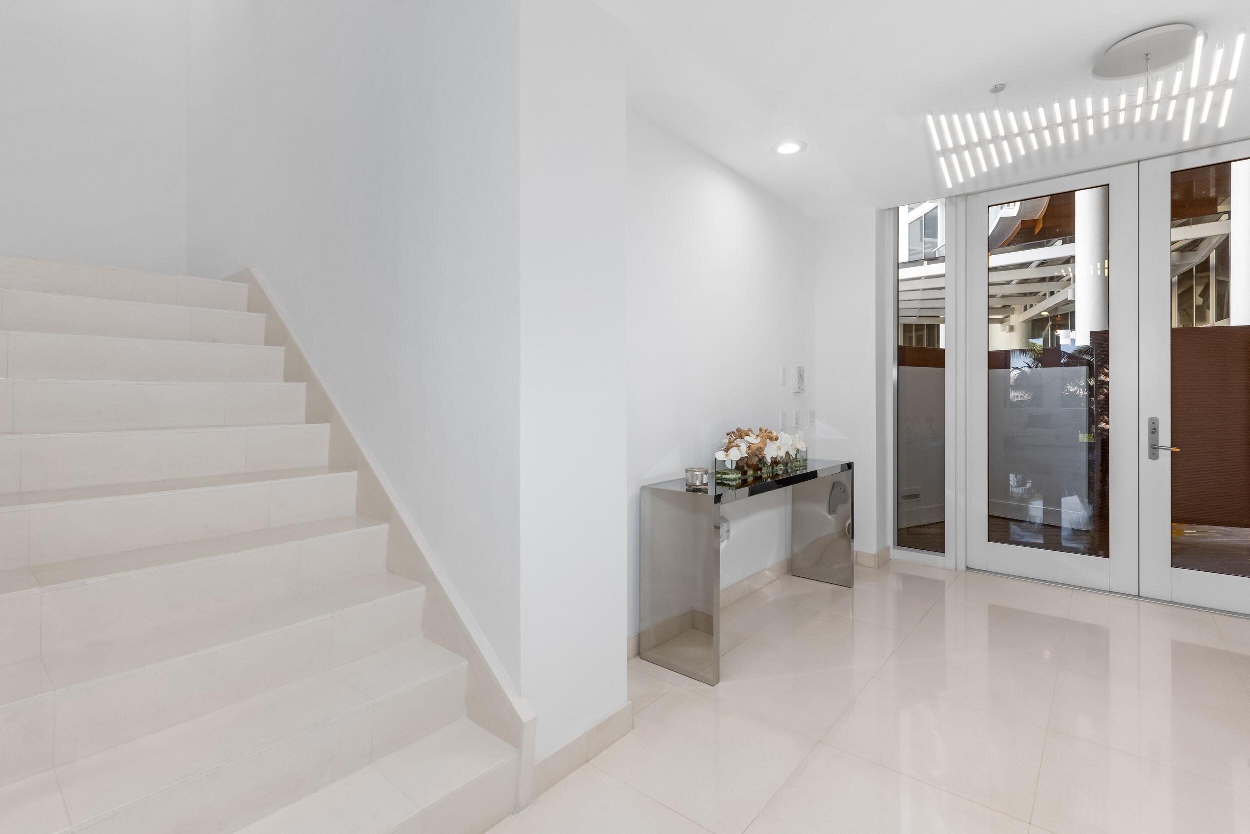 1000 South Ocean Boulevard, Unit 110 Boca Raton, FL 33432 - Photo 50 of 61 Foyer