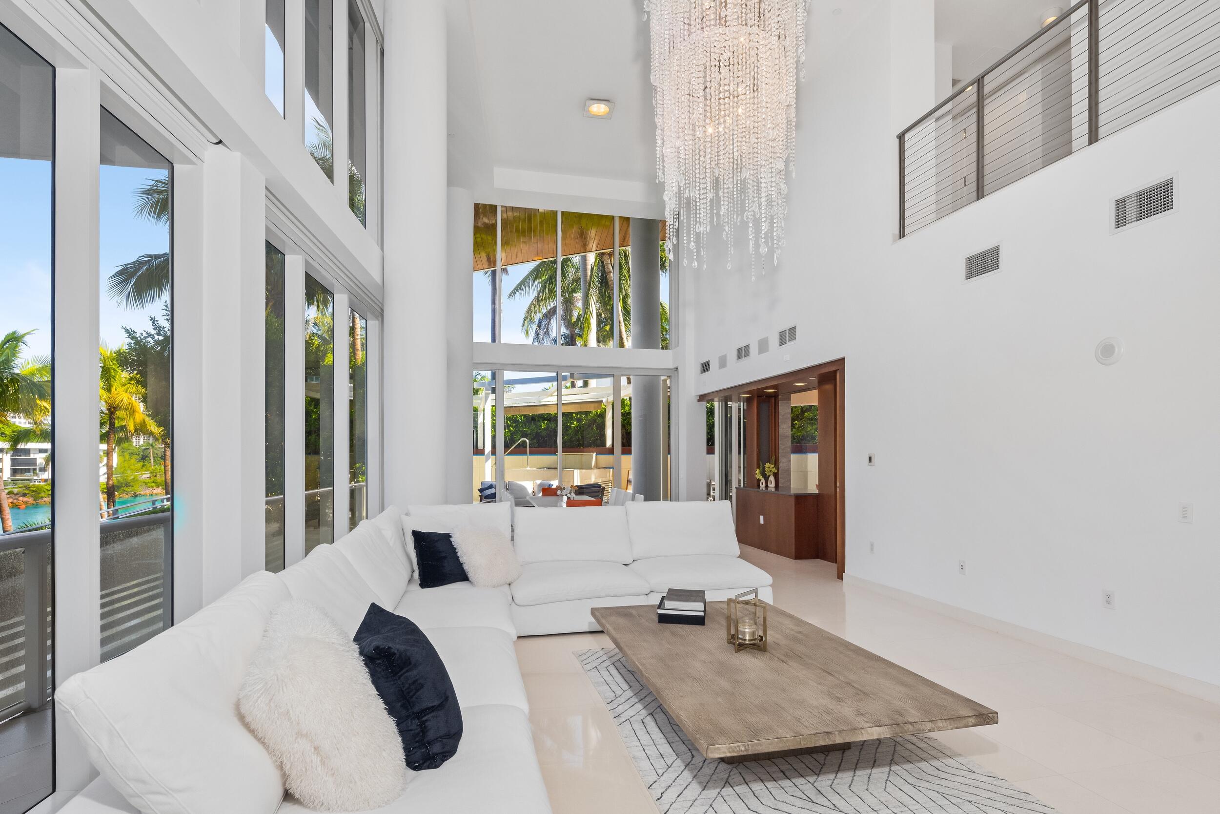 1000 South Ocean Boulevard, Unit 110 Boca Raton, FL 33432 - Photo 7 of 61 Living Area