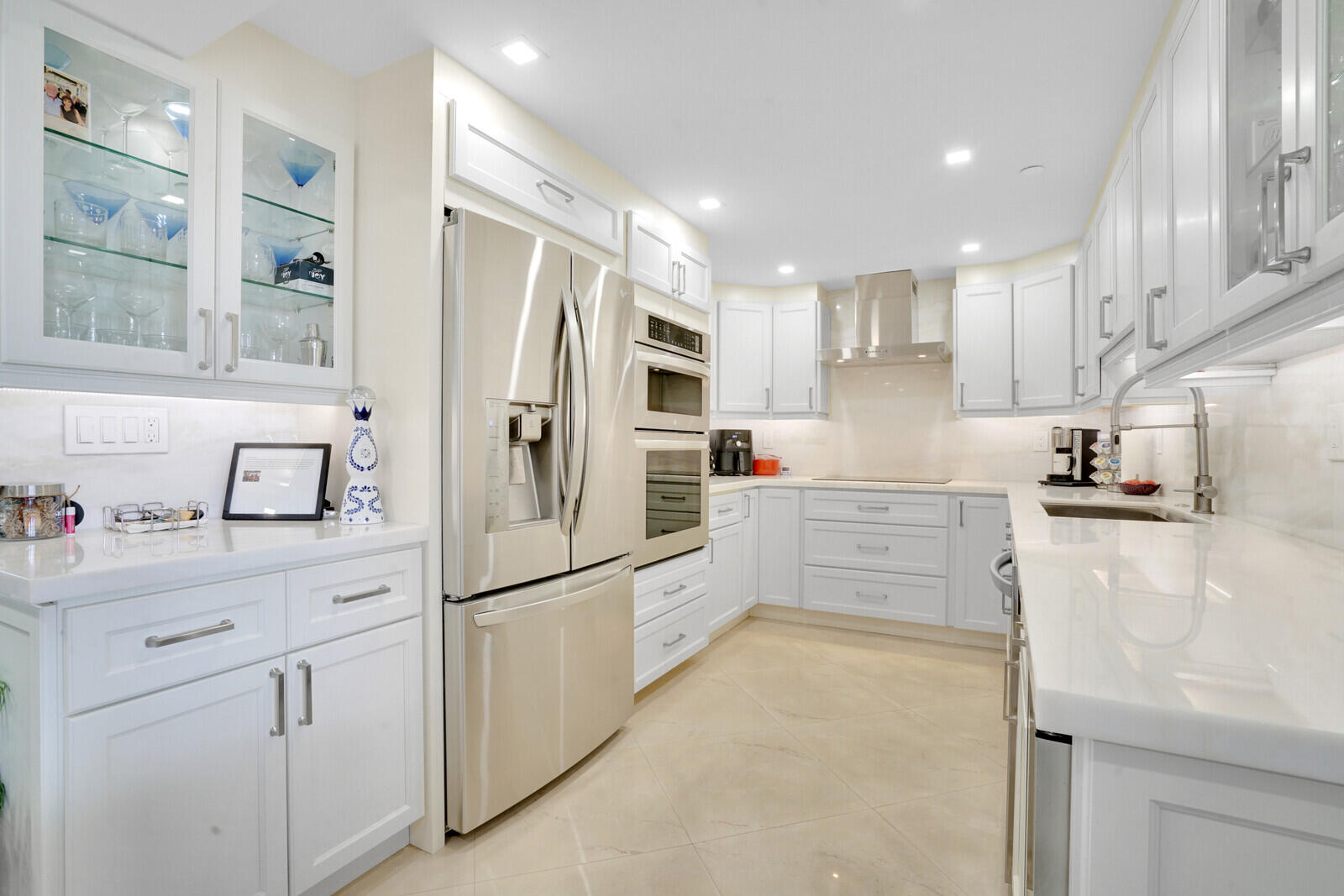 2697 North Ocean Boulevard, Unit F205 Boca Raton, FL 33431 - Photo 18 of 73 Kitchen