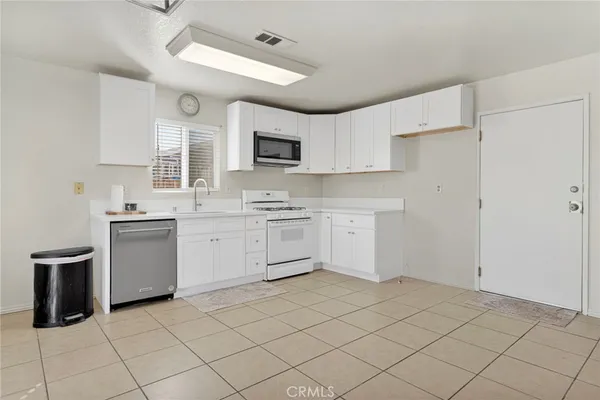 $349,000 | 10402 Cimerron Trail Drive, Adelanto, CA 92301