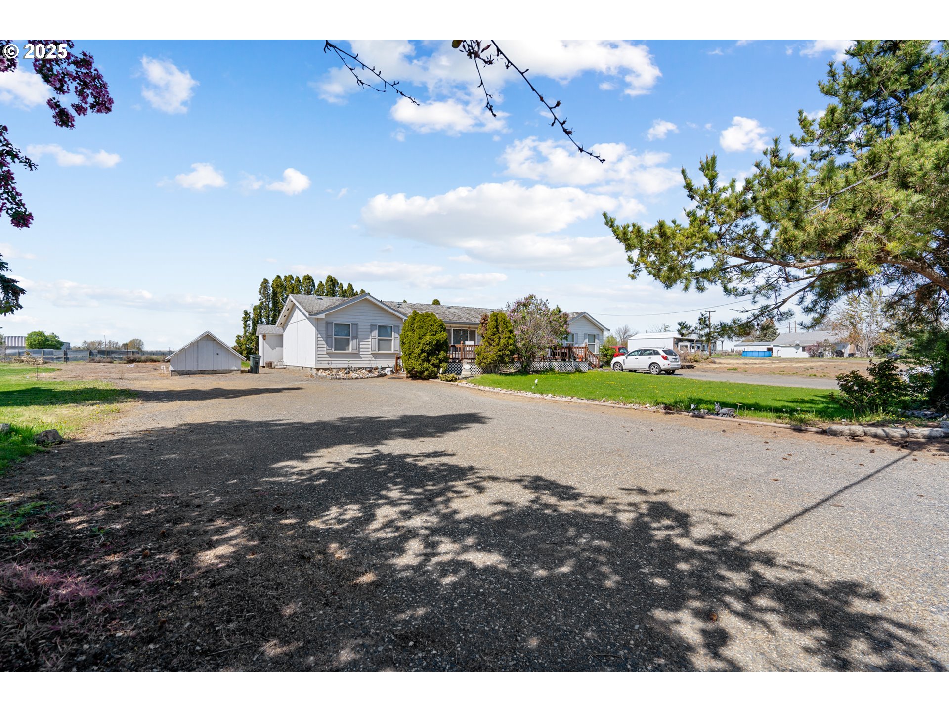 1675 Northwest 11th Street Hermiston, OR 97838 - Photo 12 of 33