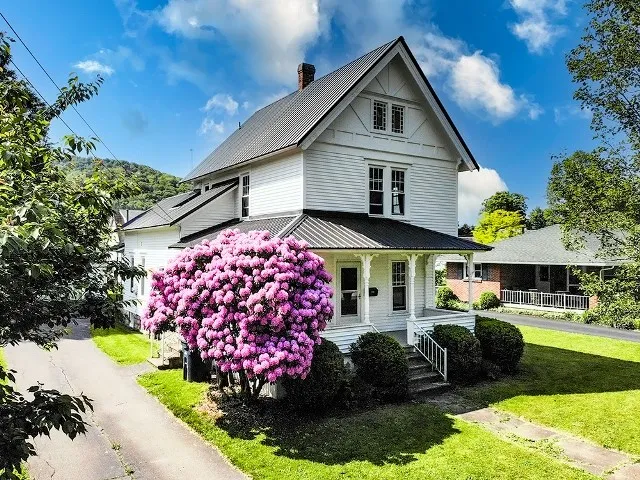 $174,000 | 306 Broad Street, Port Allegany, PA 16743