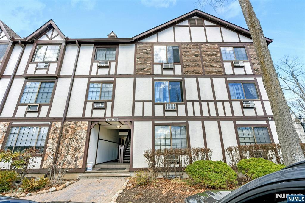 1419 Faulkner Court Mahwah, NJ 07430 - Photo 1 of 18 front view of a building