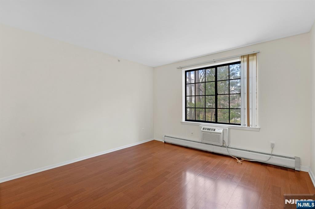 1419 Faulkner Court Mahwah, NJ 07430 - Photo 9 of 18 an empty room with a window