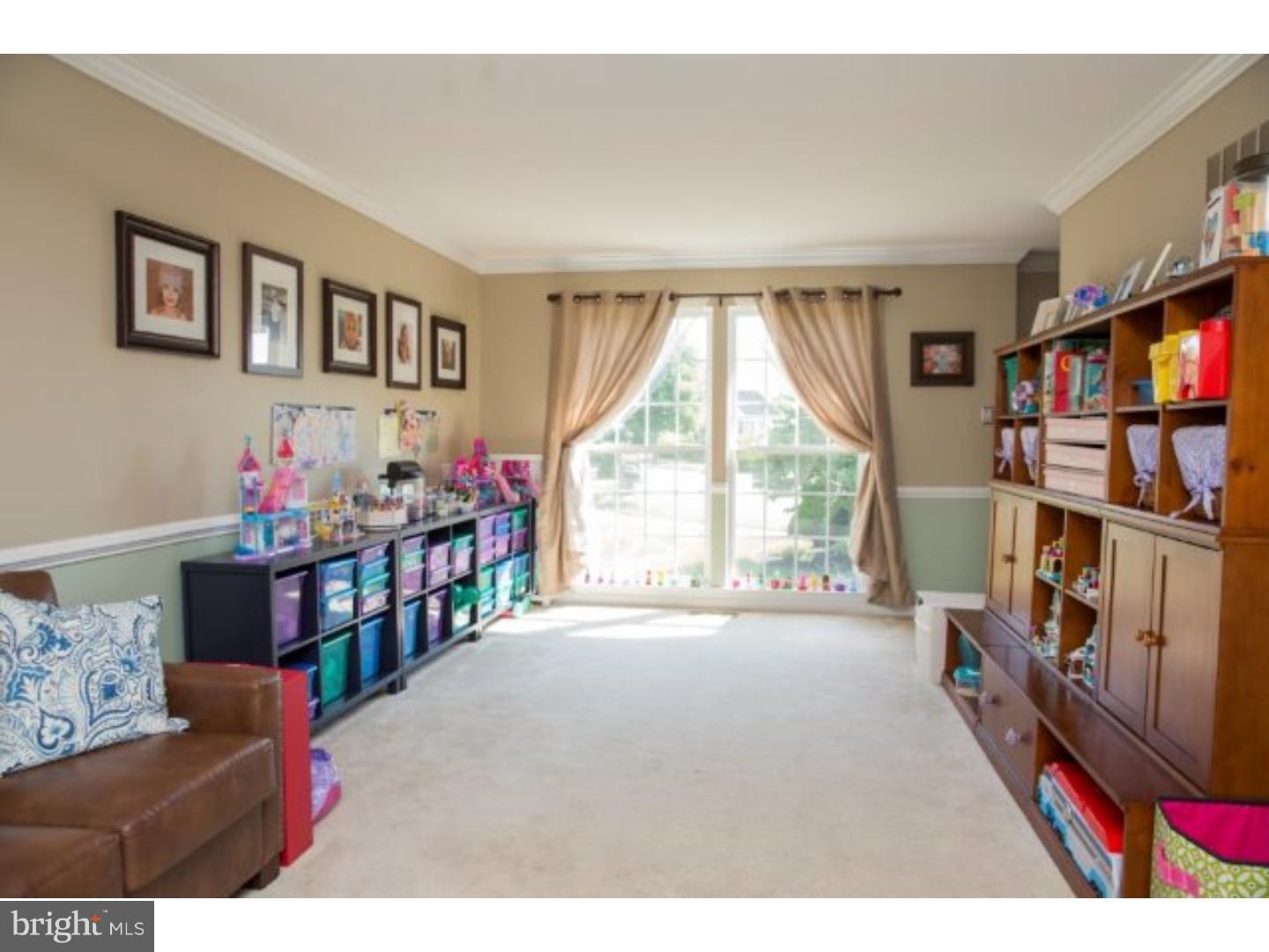 442 Winding Stream Road Spring City, PA 19475 - Photo 6 of 17 Living Room