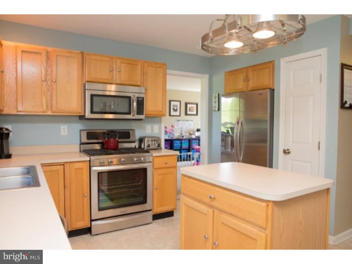 442 Winding Stream Road Spring City, PA 19475 - Photo 10 of 17 Kitchen