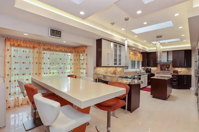 $1,100,000 | 1122 Estate Lane, Lake Forest, IL 60045