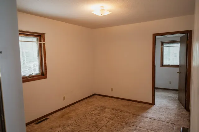 $169,000 | 223 West 10th Street, Fairmont, MN 56031