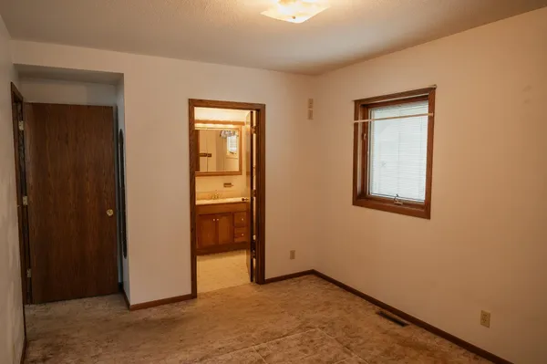 $169,000 | 223 West 10th Street, Fairmont, MN 56031