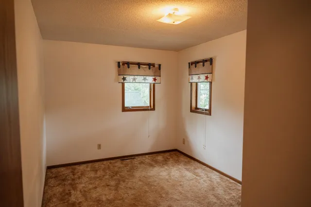 $169,000 | 223 West 10th Street, Fairmont, MN 56031