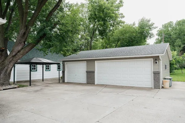 $169,000 | 223 West 10th Street, Fairmont, MN 56031