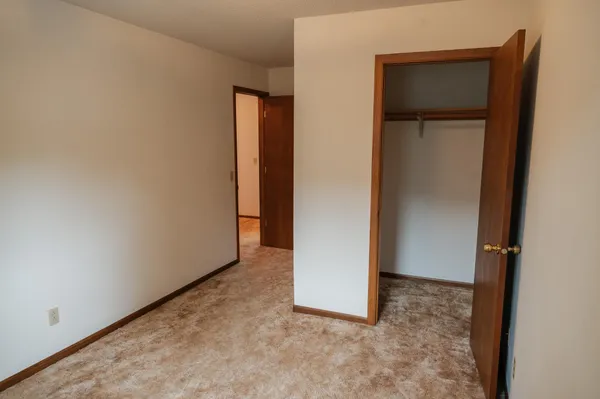 $169,000 | 223 West 10th Street, Fairmont, MN 56031