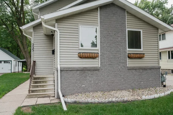 $169,000 | 223 West 10th Street, Fairmont, MN 56031