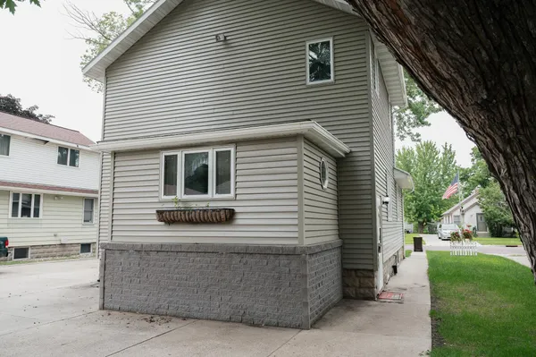 $169,000 | 223 West 10th Street, Fairmont, MN 56031