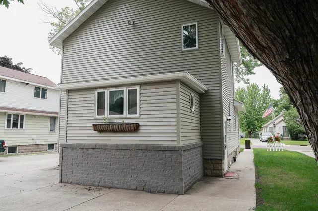 $169,000 | 223 West 10th Street, Fairmont, MN 56031