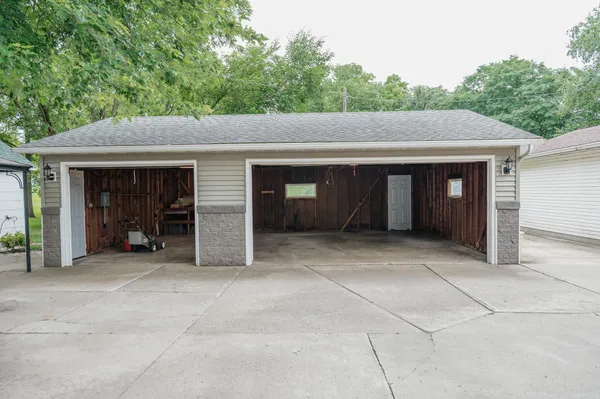 $169,000 | 223 West 10th Street, Fairmont, MN 56031