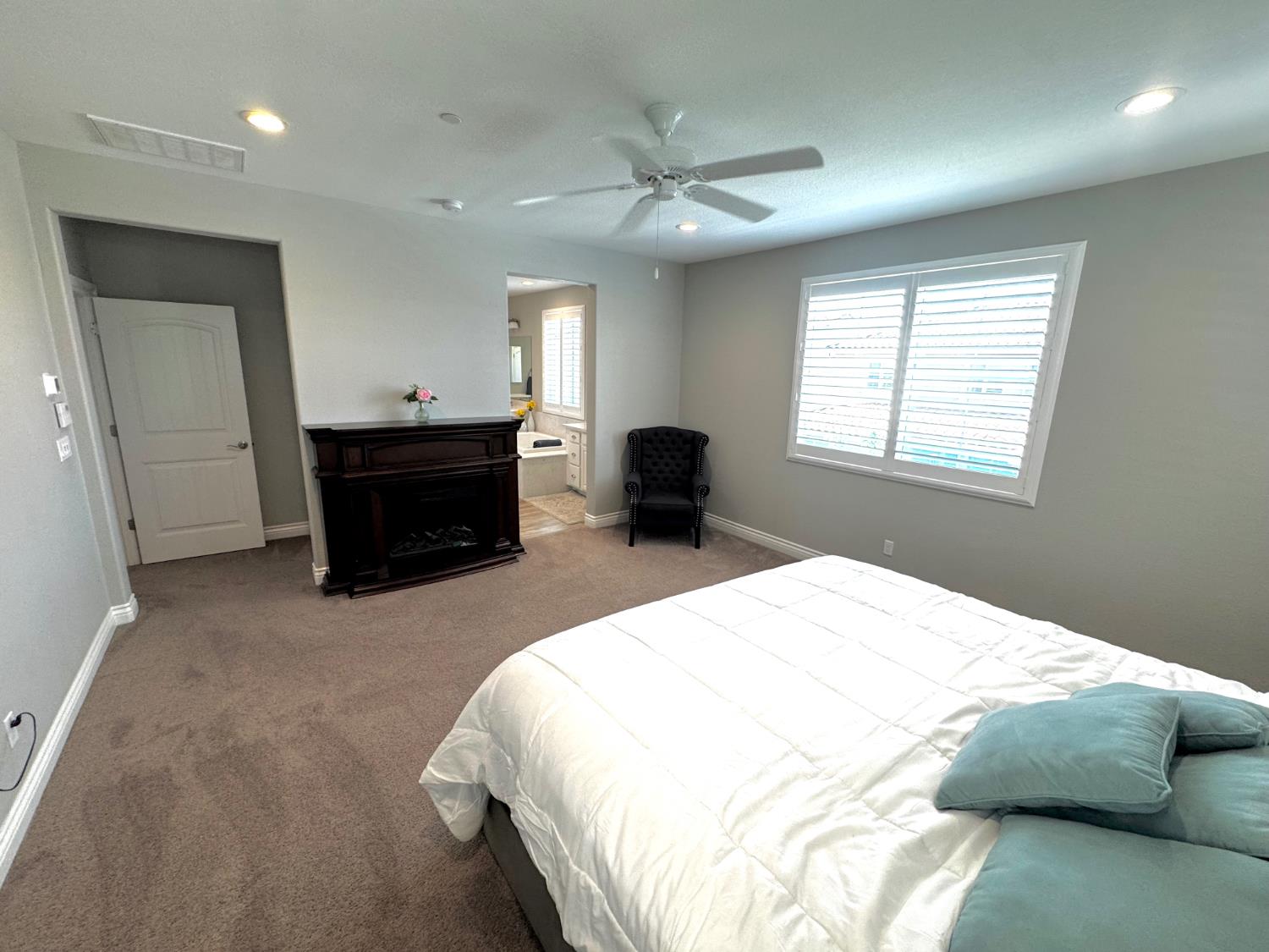 8026 Prairie Hawk Way Sacramento, CA 95829 - Photo 14 of 32