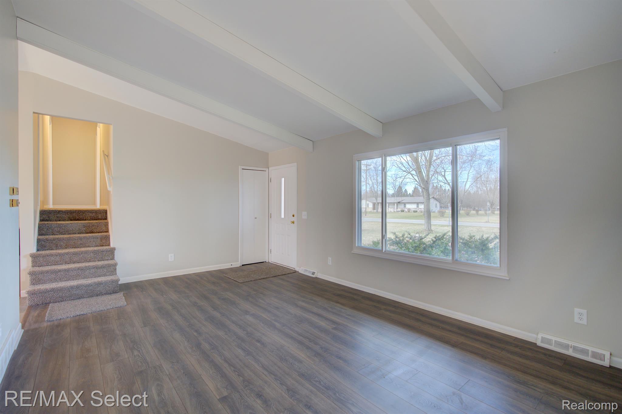 8199 Carpenter Road Flushing, MI 48433 - Photo 8 of 34 Gallery Image 8