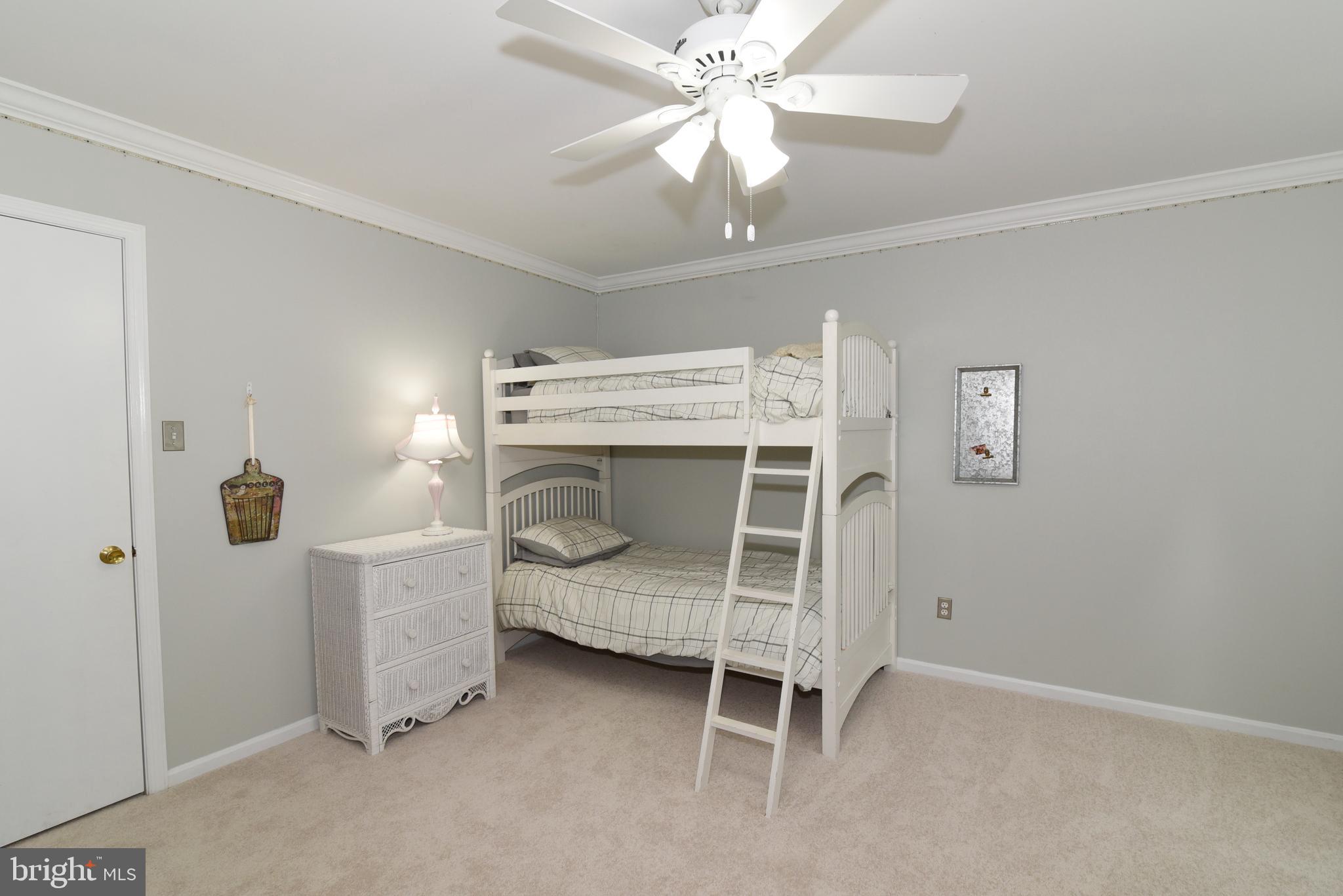 1718 Saddle Ridge Court Vienna, VA 22182 - Photo 24 of 45 Upper level large second bedroom w/ceiling fan