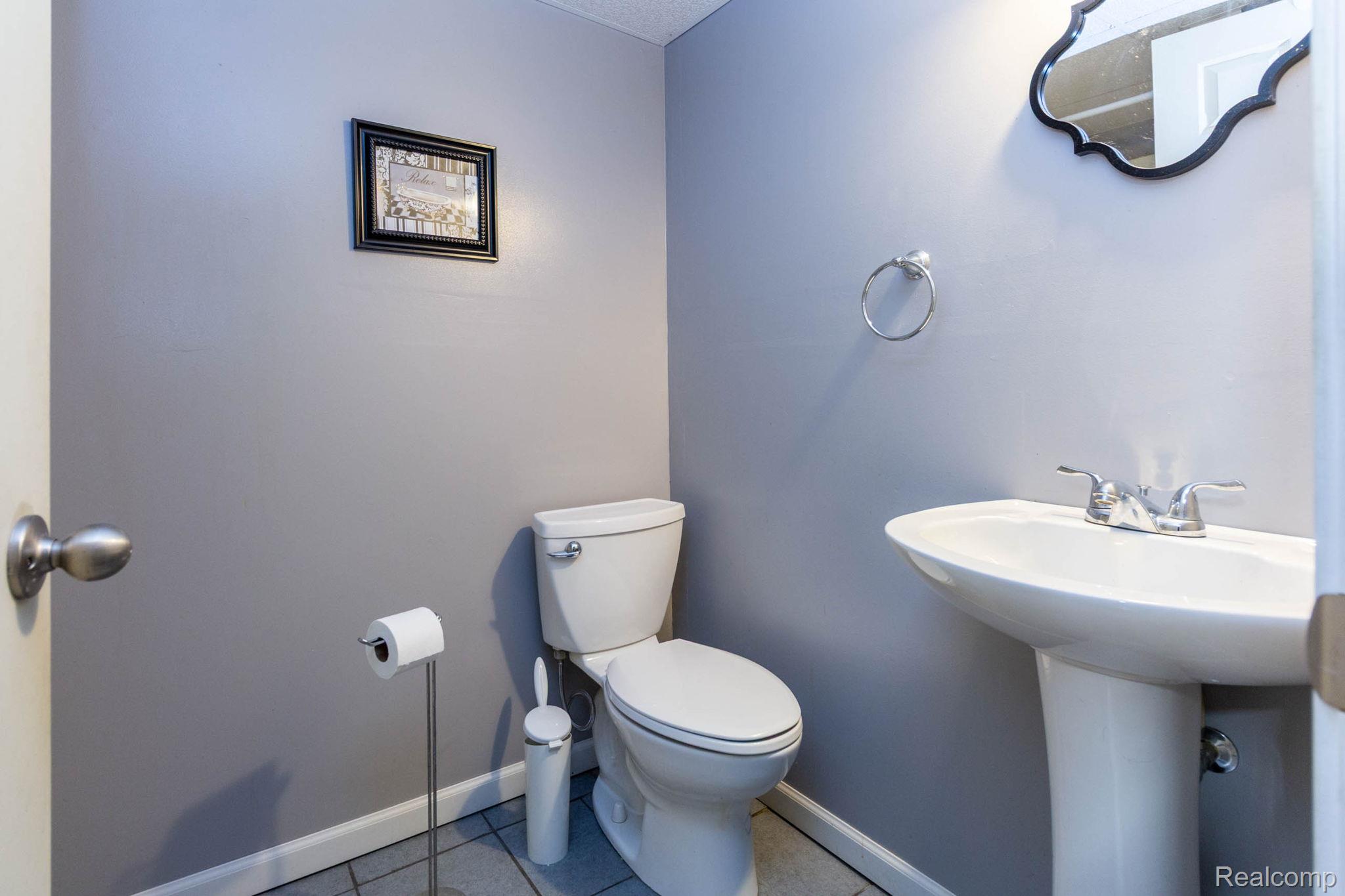 32016 Belcrest Road Rockwood, MI 48173 - Photo 32 of 40 Basement Bath