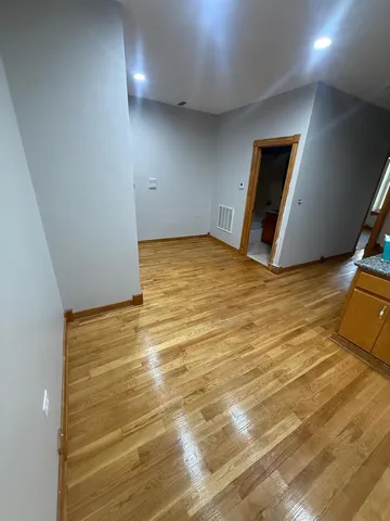 $1,450 | 1756 West 35th Street, Unit 2R, Chicago, IL 60609