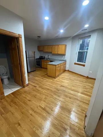 $1,450 | 1756 West 35th Street, Unit 2R, Chicago, IL 60609