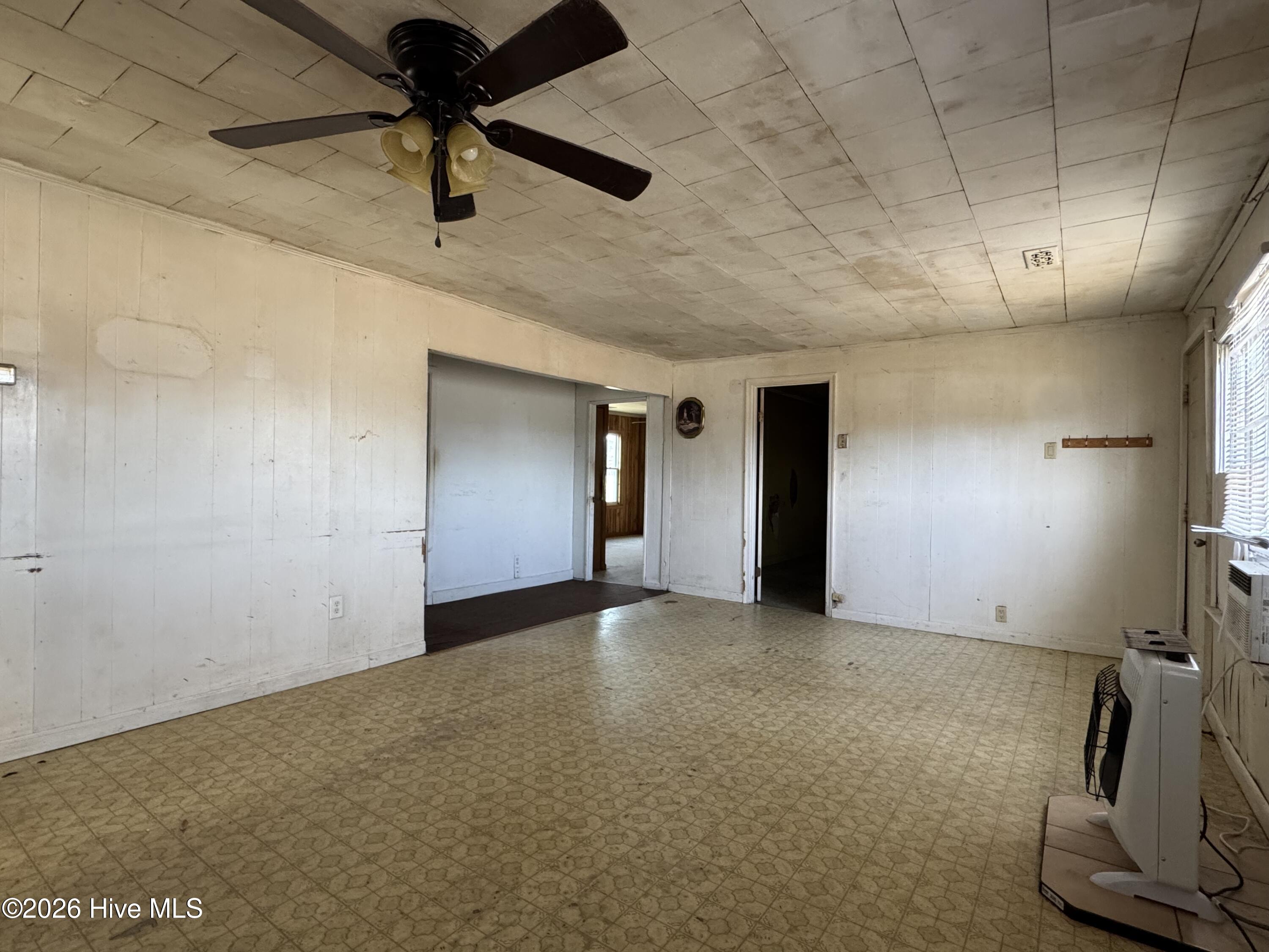 6952 Old Stake Road Clarendon, NC 28432 - Photo 6 of 14 Living Room
