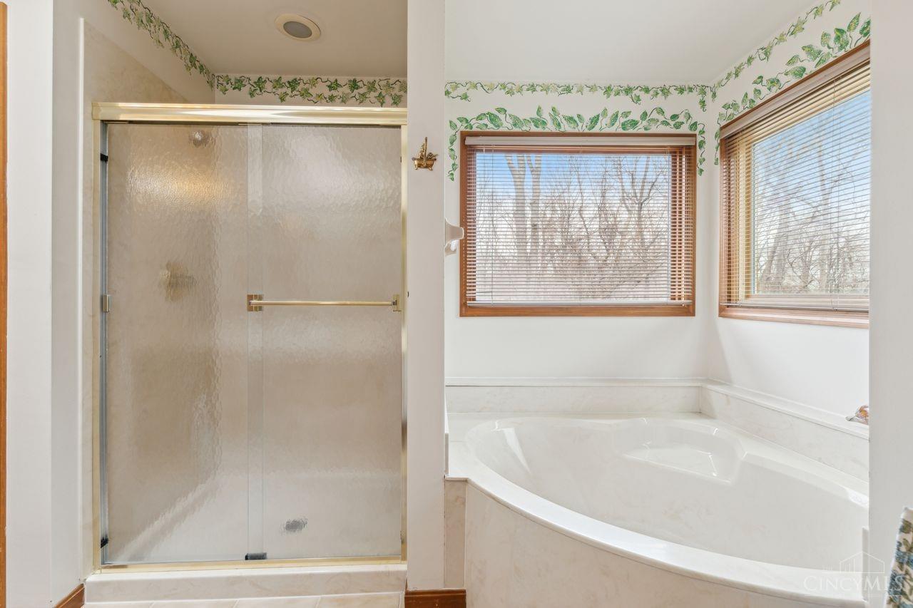 894 Surrey Ridge Cincinnati, OH 45245 - Photo 20 of 34 Gallery Image 20